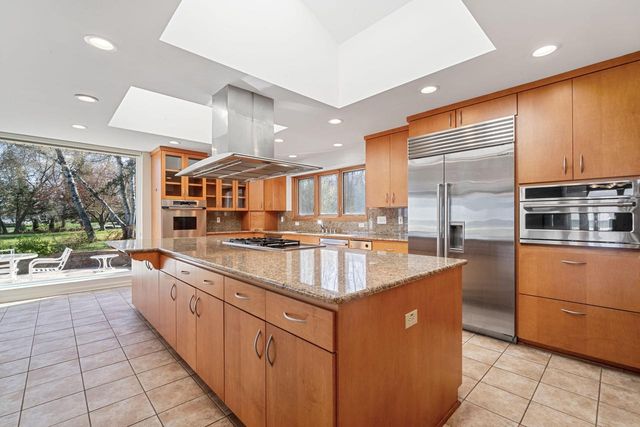 7515 N Beach DRIVE, Fox Point, WI 53217