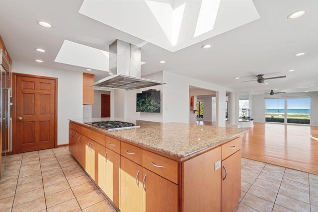 7515 N Beach DRIVE, Fox Point, WI 53217