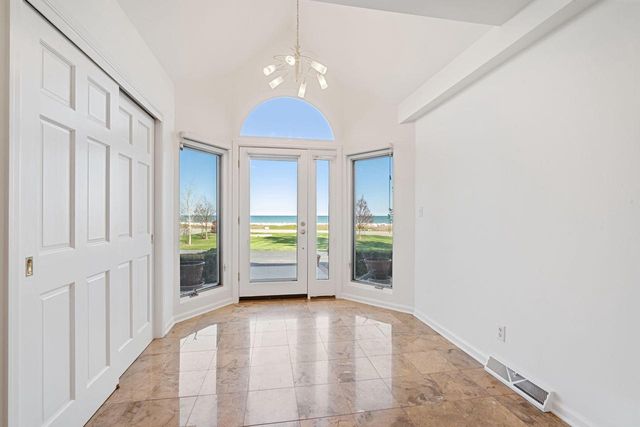 7515 N Beach DRIVE, Fox Point, WI 53217
