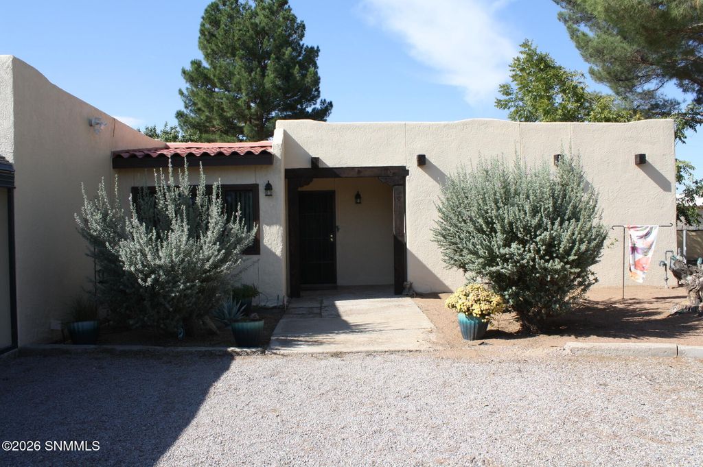 3517 Happy Place Place, Las Cruces, NM 88007