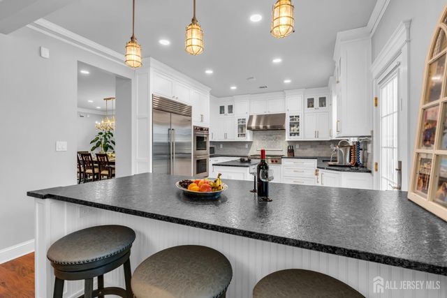 37 Berkshire Way, East Brunswick, NJ 08816