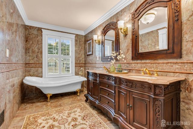 37 Berkshire Way, East Brunswick, NJ 08816