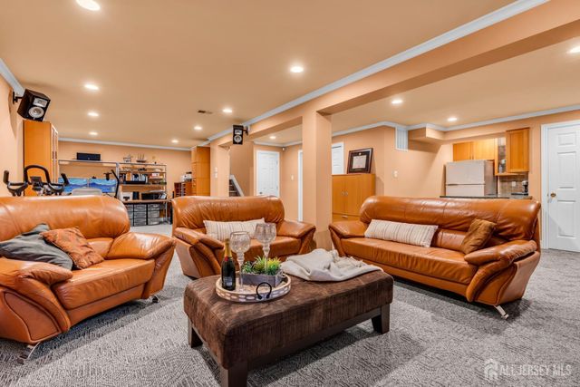 37 Berkshire Way, East Brunswick, NJ 08816