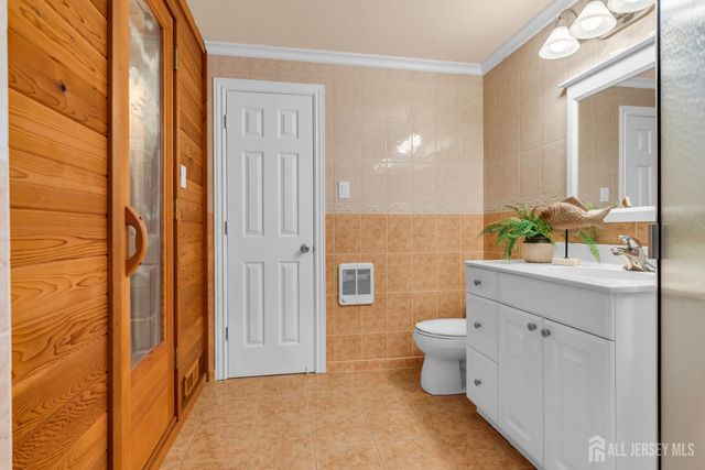 37 Berkshire Way, East Brunswick, NJ 08816