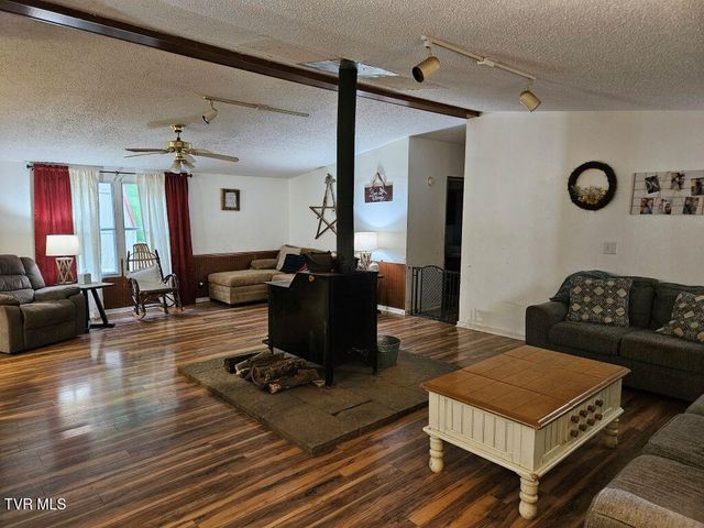 17508 Dreamers Lane, Glade Spring, VA 24340