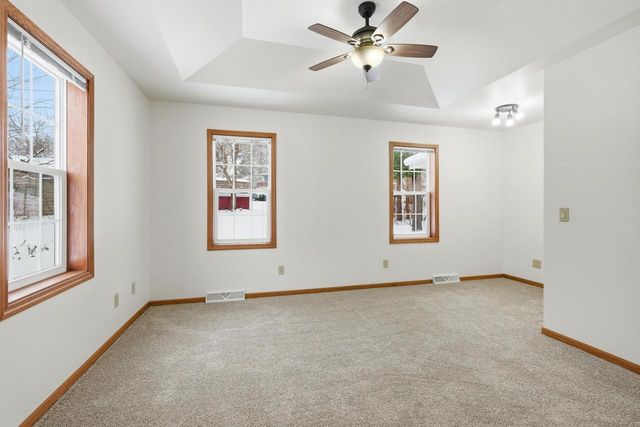 330 Waite Lane, Platteville, WI 53818