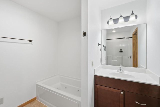 330 Waite Lane, Platteville, WI 53818