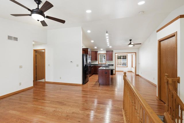 330 Waite Lane, Platteville, WI 53818