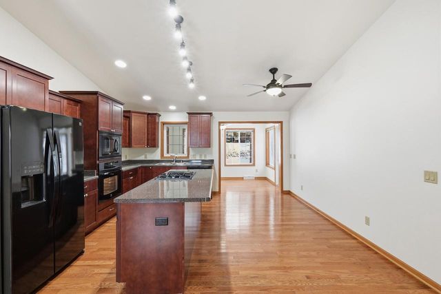 330 Waite Lane, Platteville, WI 53818