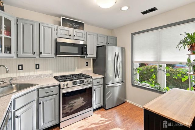 369 McDowell Drive, East Brunswick, NJ 08816