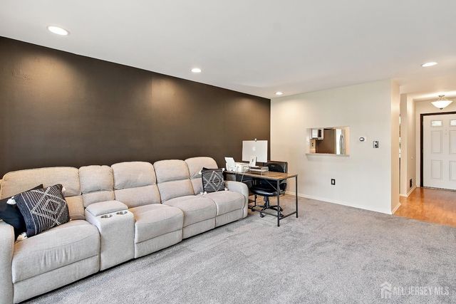 369 McDowell Drive, East Brunswick, NJ 08816