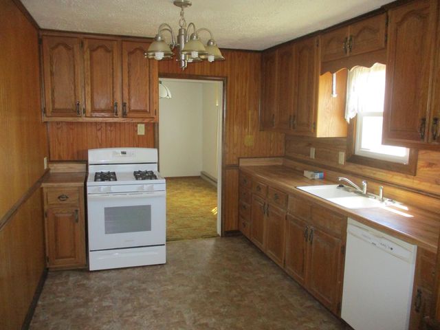 6413 County Road 5-403, Ava, MO 65608