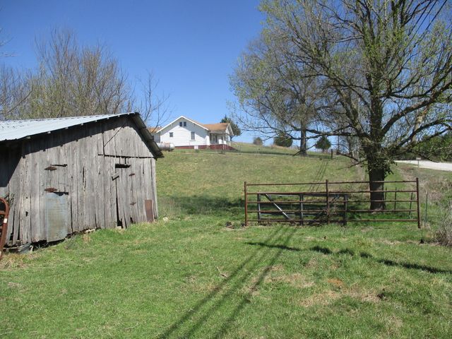 6413 County Road 5-403, Ava, MO 65608