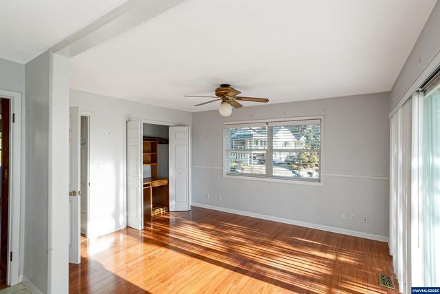 842 Kingwood Dr NW, Salem, OR 97304