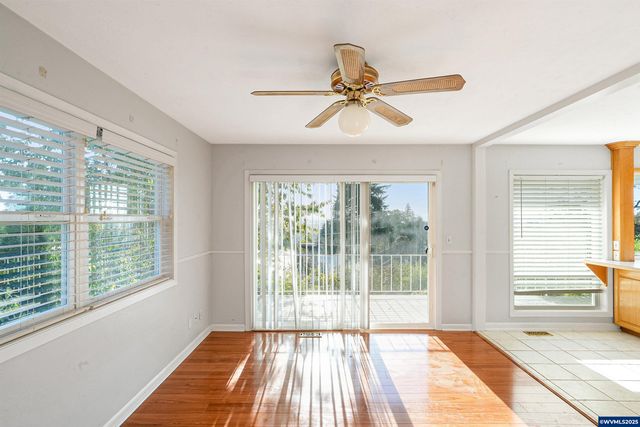 842 Kingwood Dr NW, Salem, OR 97304