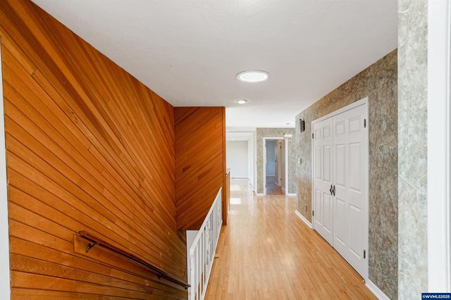 842 Kingwood Dr NW, Salem, OR 97304