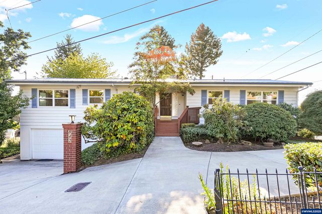 842 Kingwood Dr NW, Salem, OR 97304