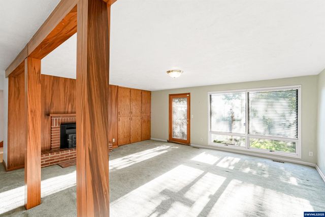 842 Kingwood Dr NW, Salem, OR 97304