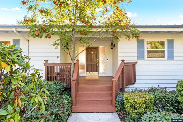 842 Kingwood Dr NW, Salem, OR 97304