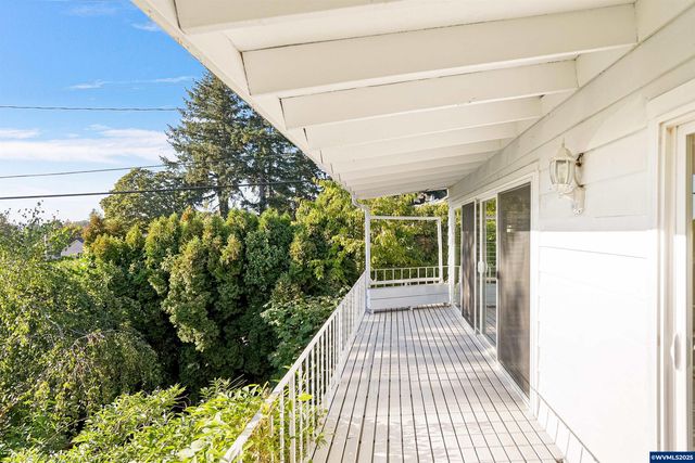 842 Kingwood Dr NW, Salem, OR 97304