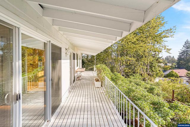 842 Kingwood Dr NW, Salem, OR 97304