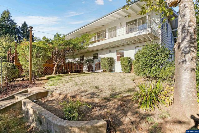 842 Kingwood Dr NW, Salem, OR 97304