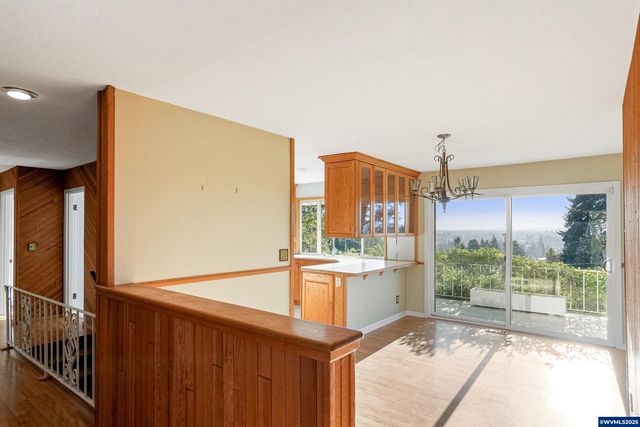 842 Kingwood Dr NW, Salem, OR 97304