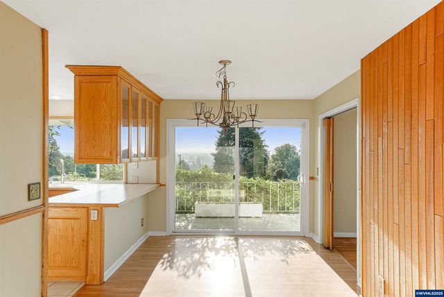 842 Kingwood Dr NW, Salem, OR 97304