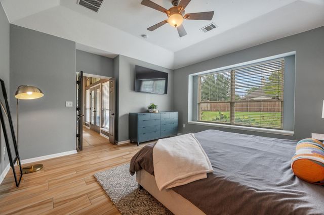 594 Ledge Stone DR, Austin, TX 78737