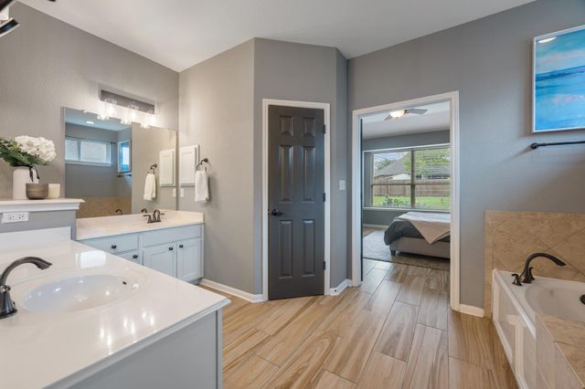 594 Ledge Stone DR, Austin, TX 78737