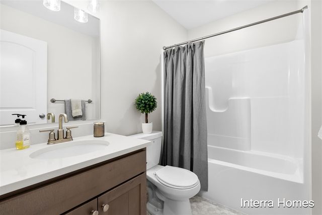 1577 N Village Circle, Kalamazoo, MI 49009