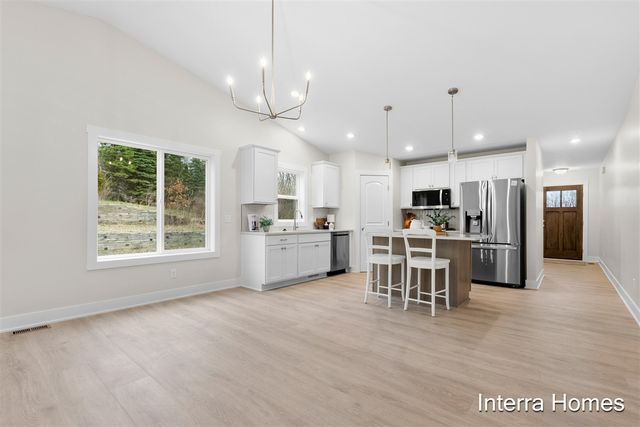 1577 N Village Circle, Kalamazoo, MI 49009