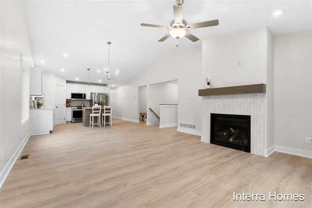 1577 N Village Circle, Kalamazoo, MI 49009