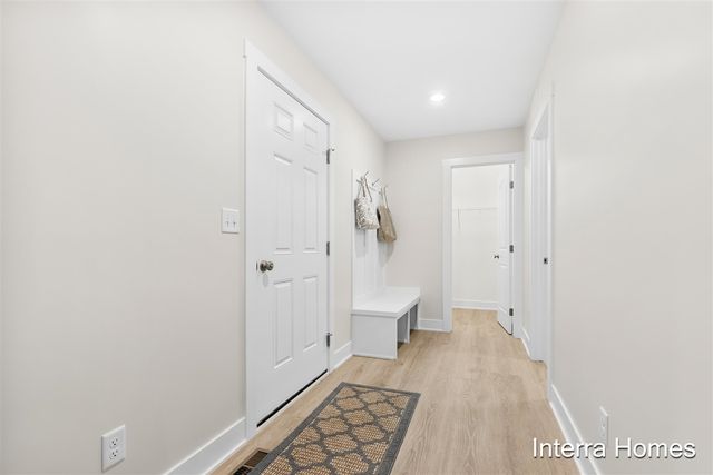 1577 N Village Circle, Kalamazoo, MI 49009