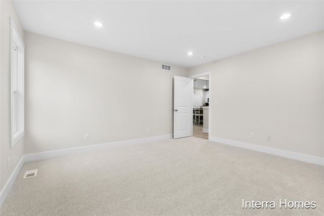 1577 N Village Circle, Kalamazoo, MI 49009