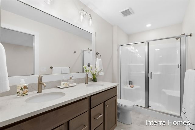 1577 N Village Circle, Kalamazoo, MI 49009