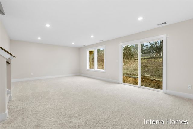 1577 N Village Circle, Kalamazoo, MI 49009