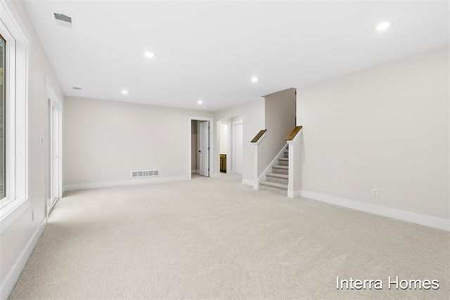 1577 N Village Circle, Kalamazoo, MI 49009