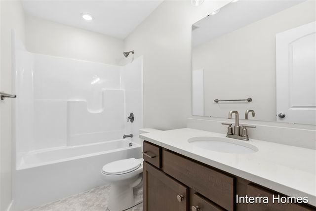 1577 N Village Circle, Kalamazoo, MI 49009