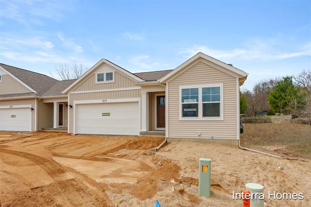 1577 N Village Circle, Kalamazoo, MI 49009