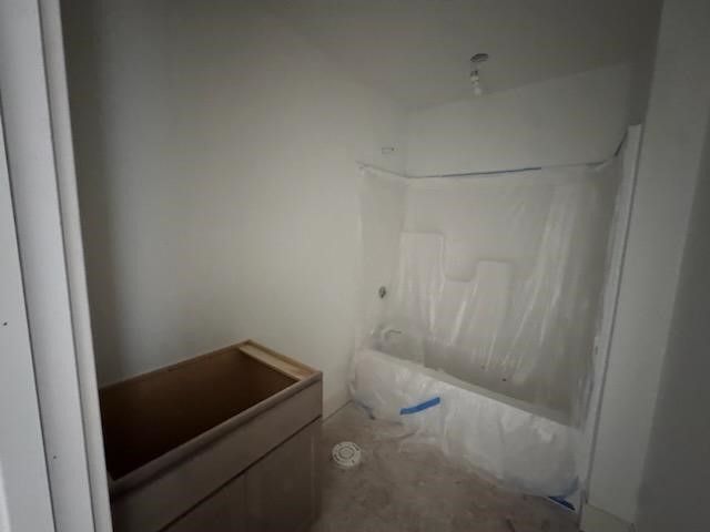 1577 N Village Circle, Kalamazoo, MI 49009