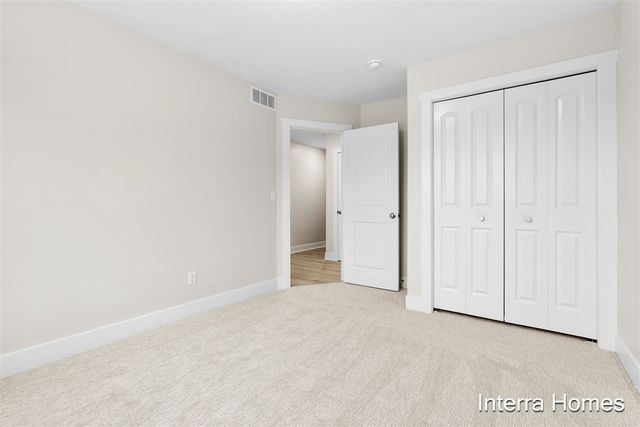 1577 N Village Circle, Kalamazoo, MI 49009