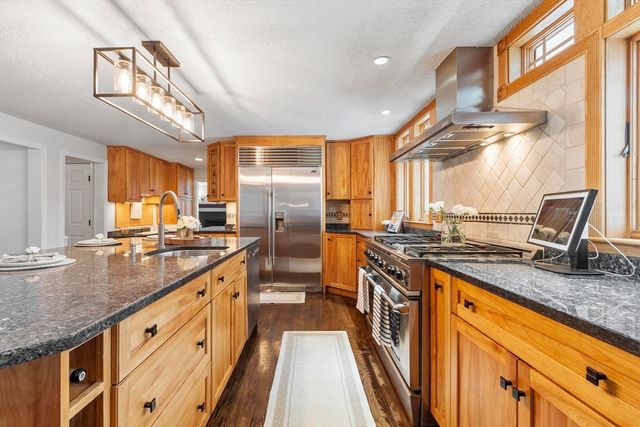 260 Willow Ave, Haverhill, MA 01835