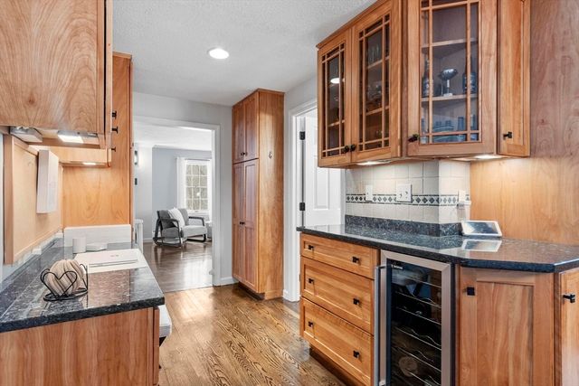 260 Willow Ave, Haverhill, MA 01835