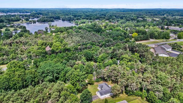 8150 Carriage Lane, Morton Twp, MI 49346