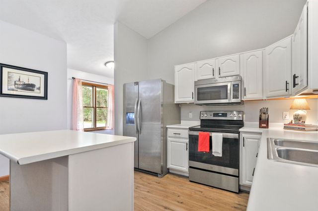 8150 Carriage Lane, Morton Twp, MI 49346