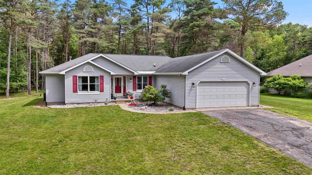 8150 Carriage Lane, Morton Twp, MI 49346