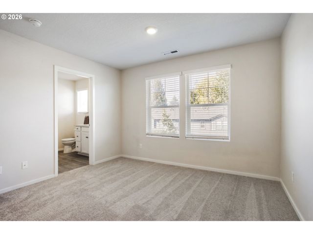 884 N 18TH Ave, Cornelius, OR 97113
