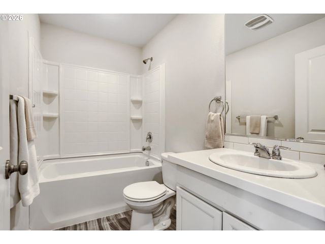 884 N 18TH Ave, Cornelius, OR 97113