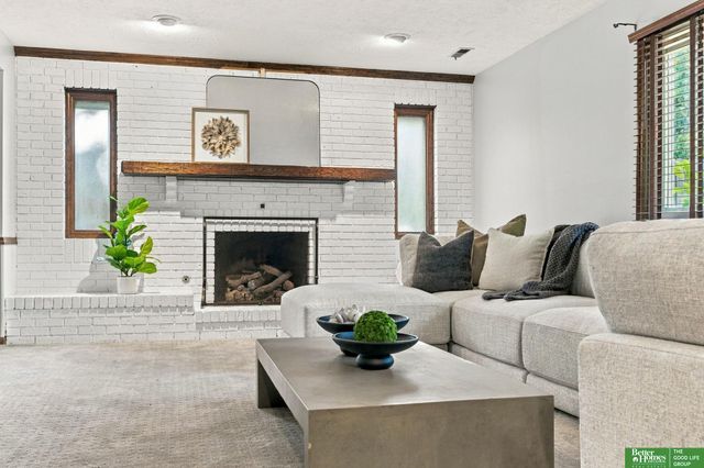 910 Wolf Lane, Bellevue, NE 68005